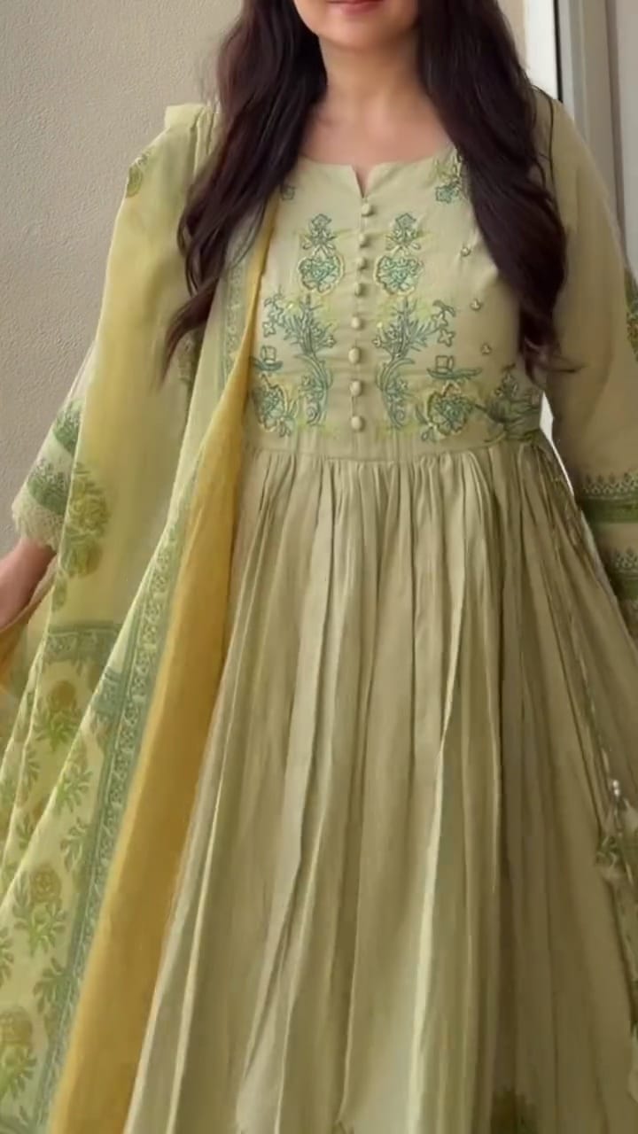 Women's Light Green Floral Printed & Embroidered Anarkali Suit Set