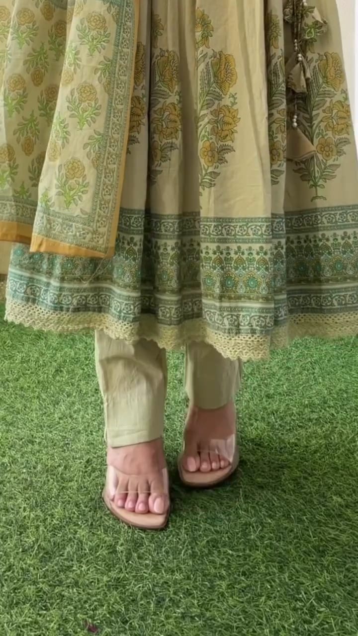 Women's Light Green Floral Printed & Embroidered Anarkali Suit Set
